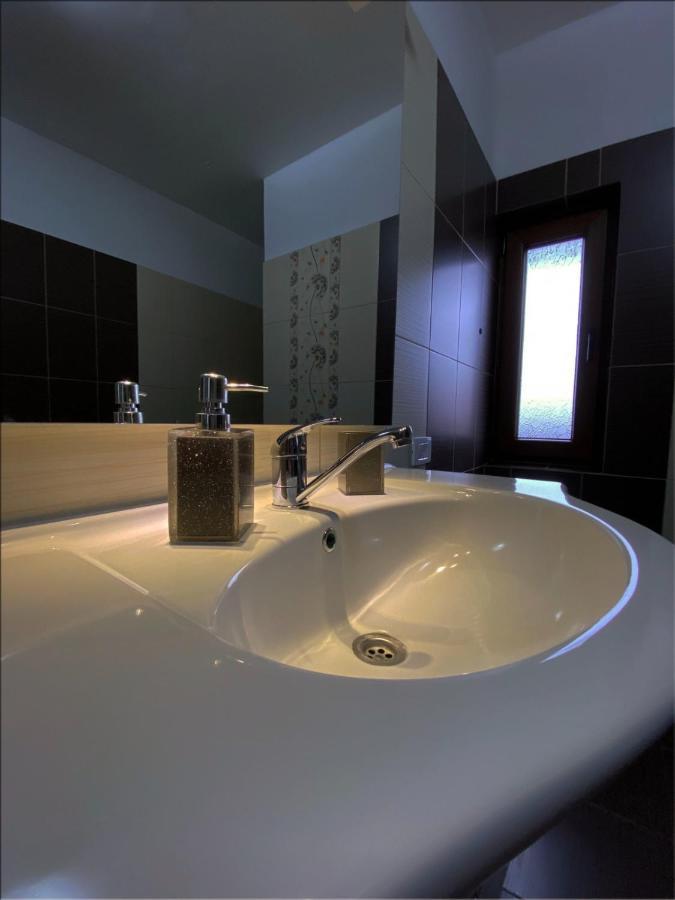 Casa Monica Guest House Dragus Ngoại thất bức ảnh