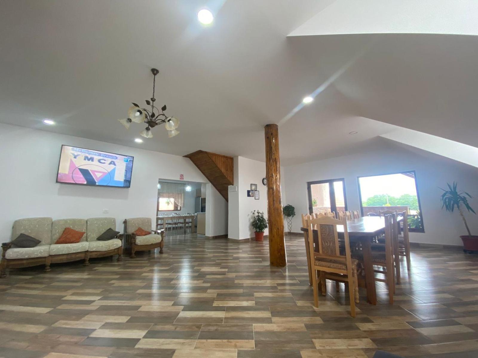 Casa Monica Guest House Dragus Ngoại thất bức ảnh