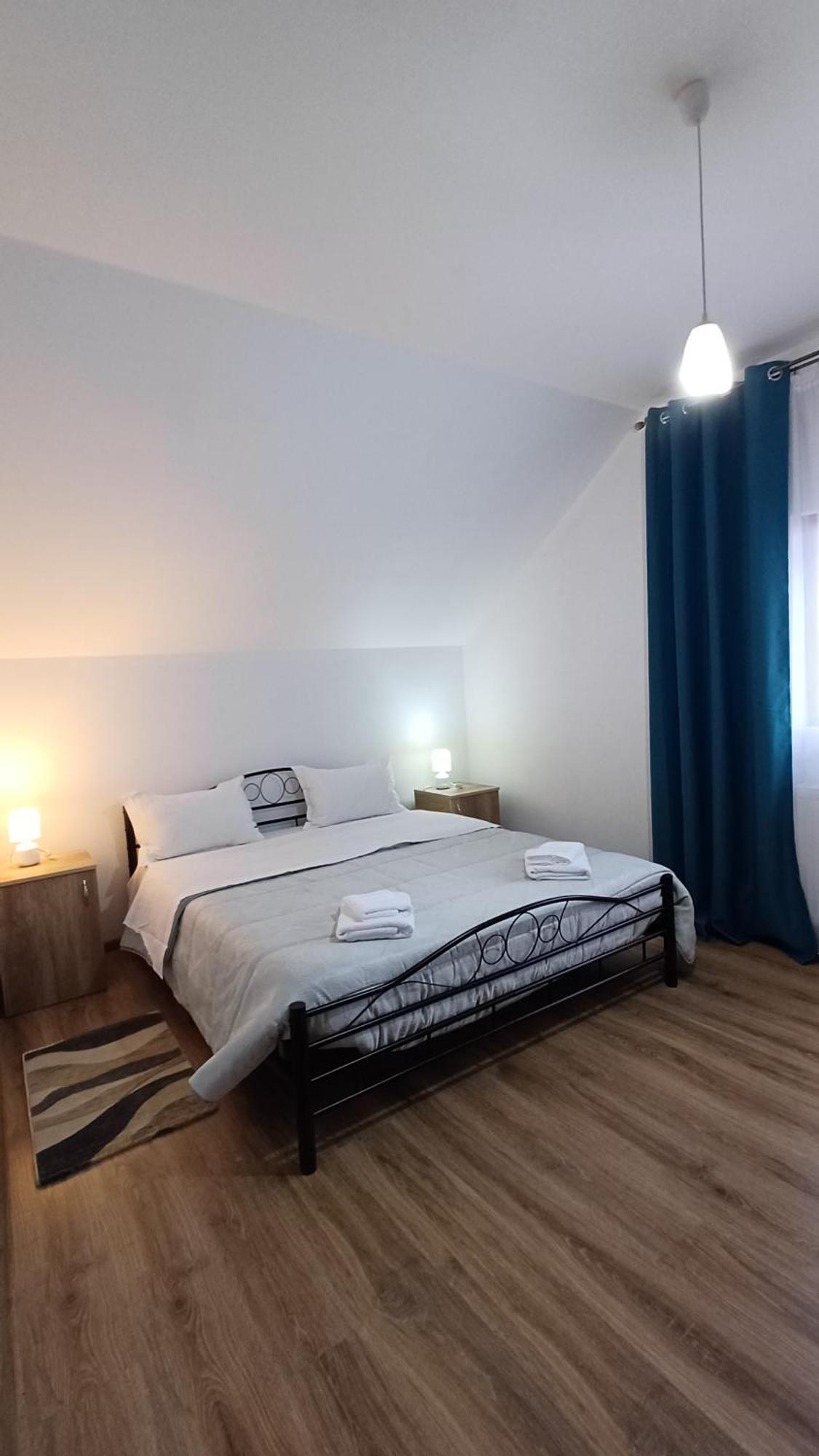 Casa Monica Guest House Dragus Ngoại thất bức ảnh